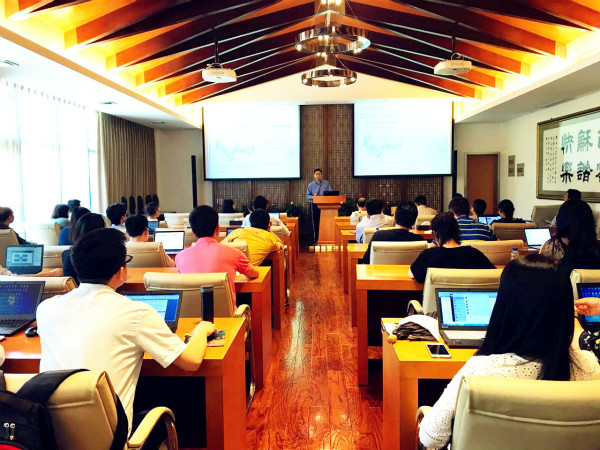 天堂硅谷舉辦“中國(guó)經(jīng)濟(jì)格局和政策判斷分享”培訓(xùn) 天堂硅谷舉辦“中國(guó)經(jīng)濟(jì)格局和政策判斷分享”培訓(xùn)