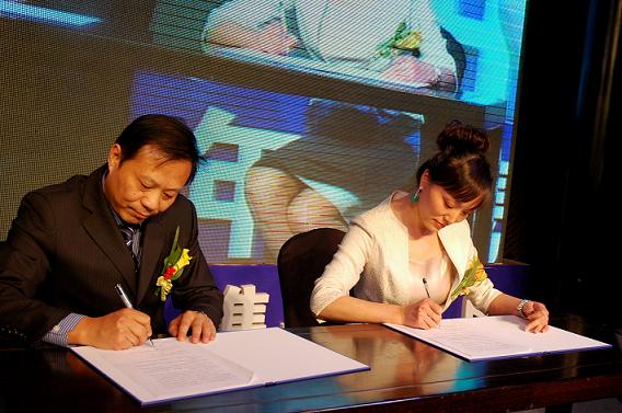 乘風(fēng)破浪會有時，直掛云帆濟(jì)滄?！苣甏鹬x會紀(jì)實(shí)