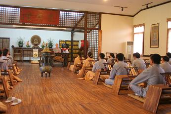 天堂硅谷組織員工赴大香林禪修